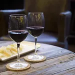 Praktik Vinoteca 3* Барселона